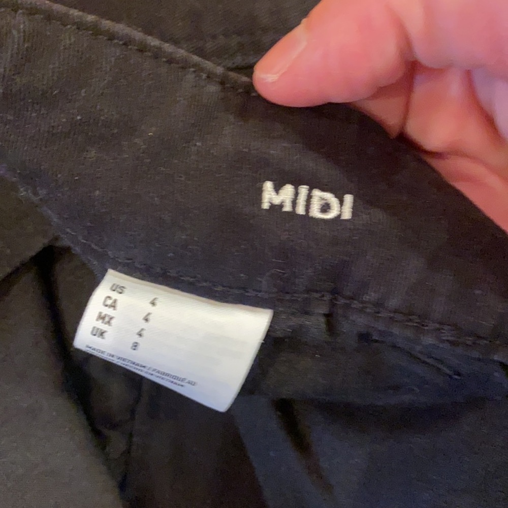 Shorts - Picture 4 of 4